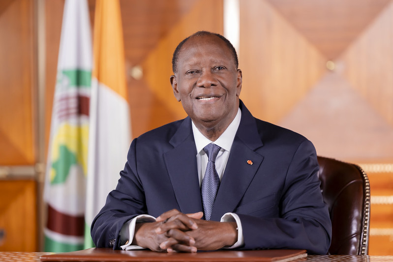 Côte d’Ivoire : Ouattara confirme une prime spéciale aux fonctionnaires et gracie plus de 4 600 détenus