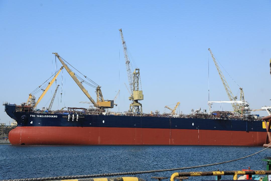 Phase 2 du gisement Baleine : deux navires quittent Dubaï pour Abidjan