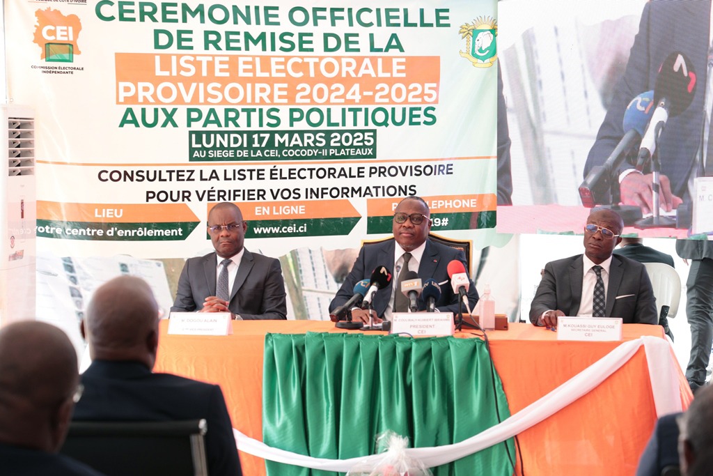 Côte d'Ivoire : la liste électorale provisoire publiée, la CEI défend son impartialité