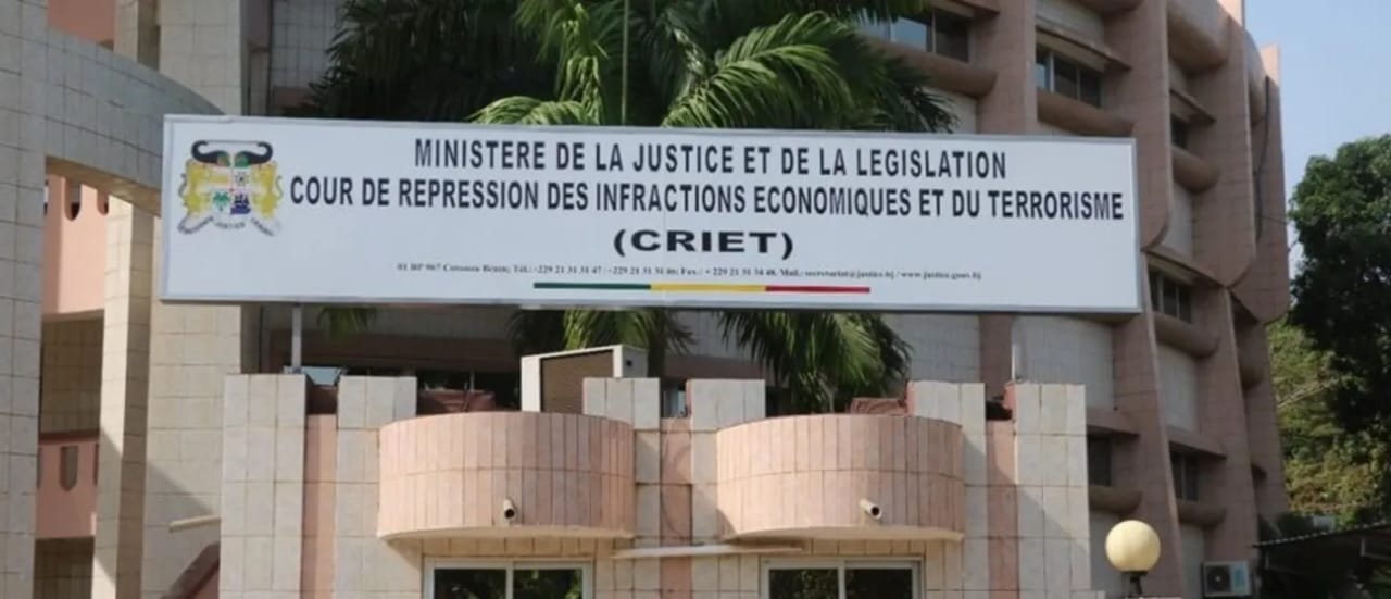 Tentative de coup d’Etat au Bénin : le procès se poursuit sans la défense des accusés