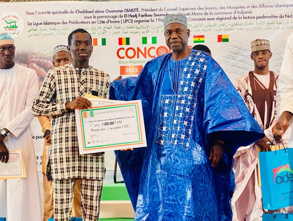 L'Ivoirien Touré Hassane lauréat du concours de lecture psalmodiée du Coran