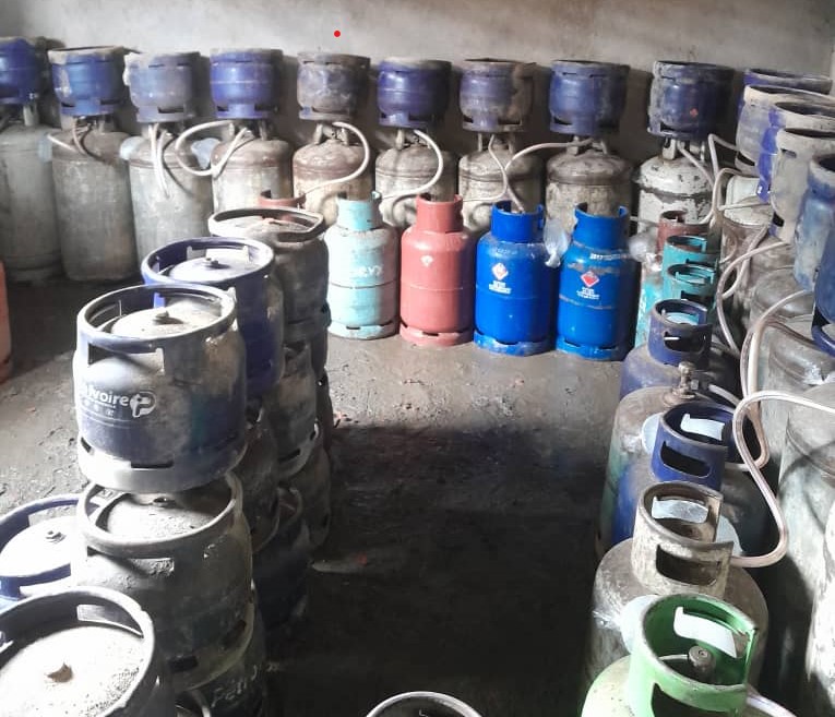 Trois unités industrielles de transvasement illégal de gaz butane démantelées à Abidjan