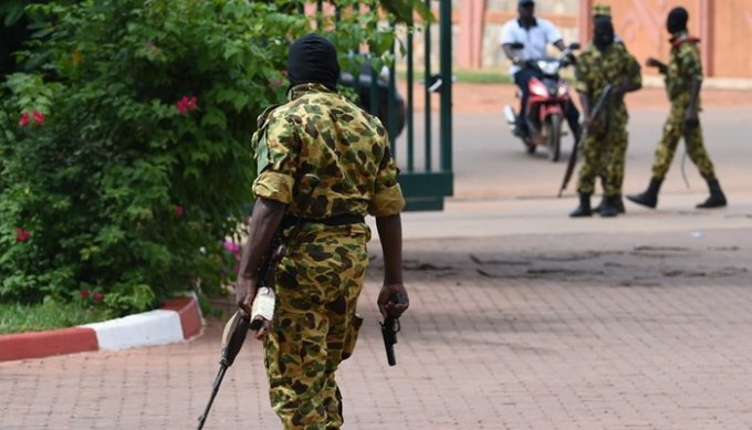 Burkina Faso : des militaires condamnés pour le coup d’État manqué de 2015 graciés