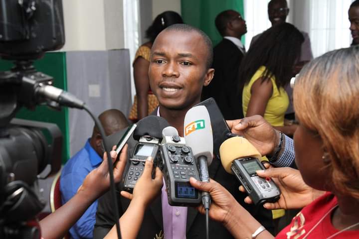 Côte d’Ivoire : le Super Ebony 2023 du meilleur journaliste attribué à Aimé Ly Goha
