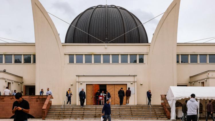 Vague d’indignation après le meurtre d’un jeune Malien, dans une mosquée du sud de la France