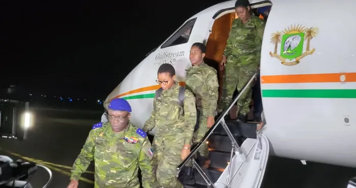 Arrivée à Abidjan des trois soldates ivoiriennes libérées au Mali